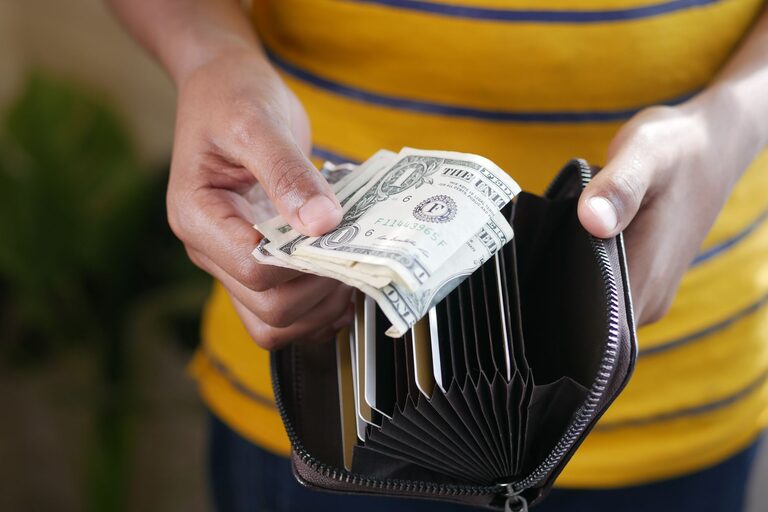 Simple Budget Habits to Improve Your Everyday Life
